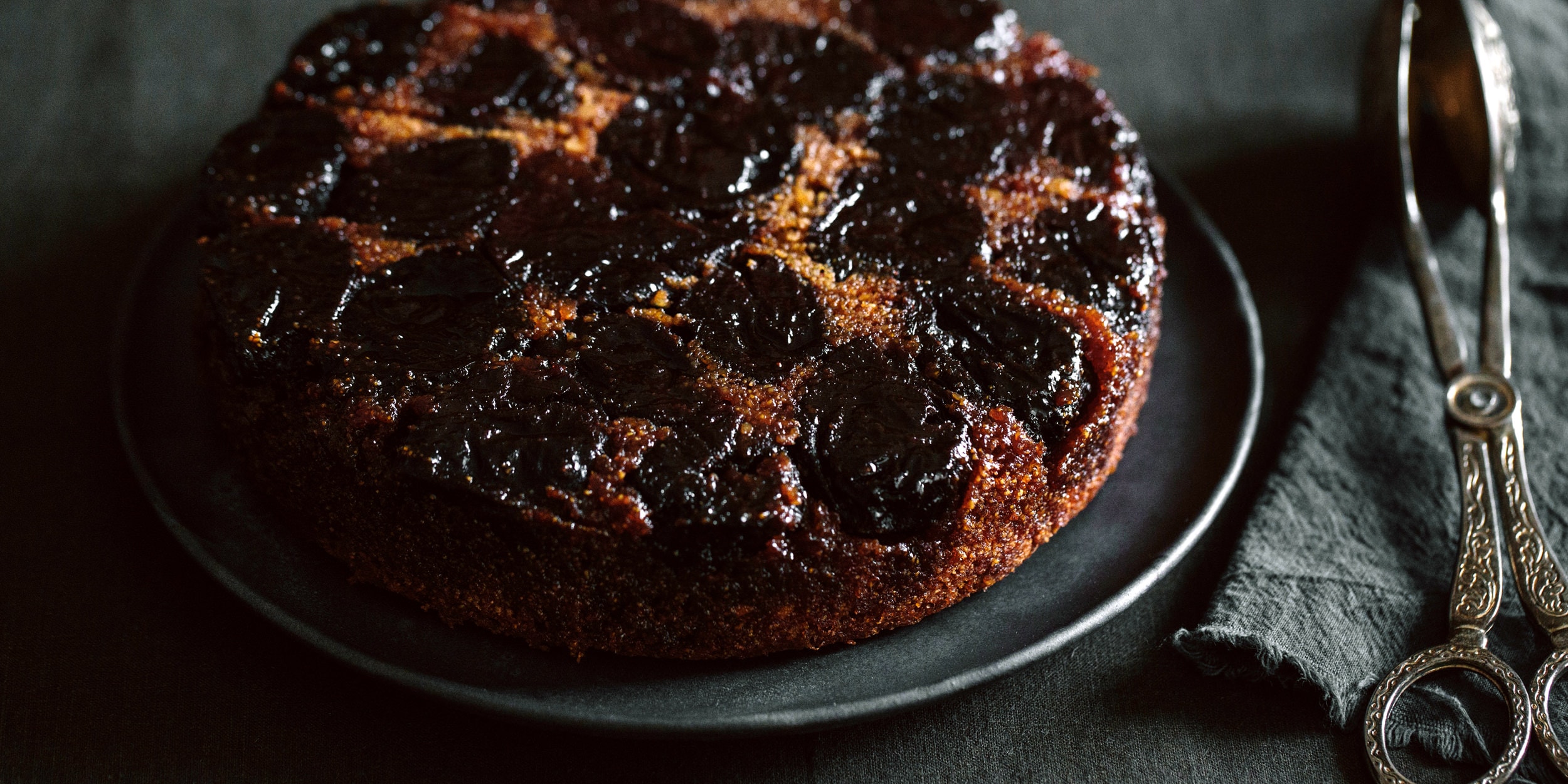 Polentakuchen mit eingelegten Pflaumen - Krautkopf